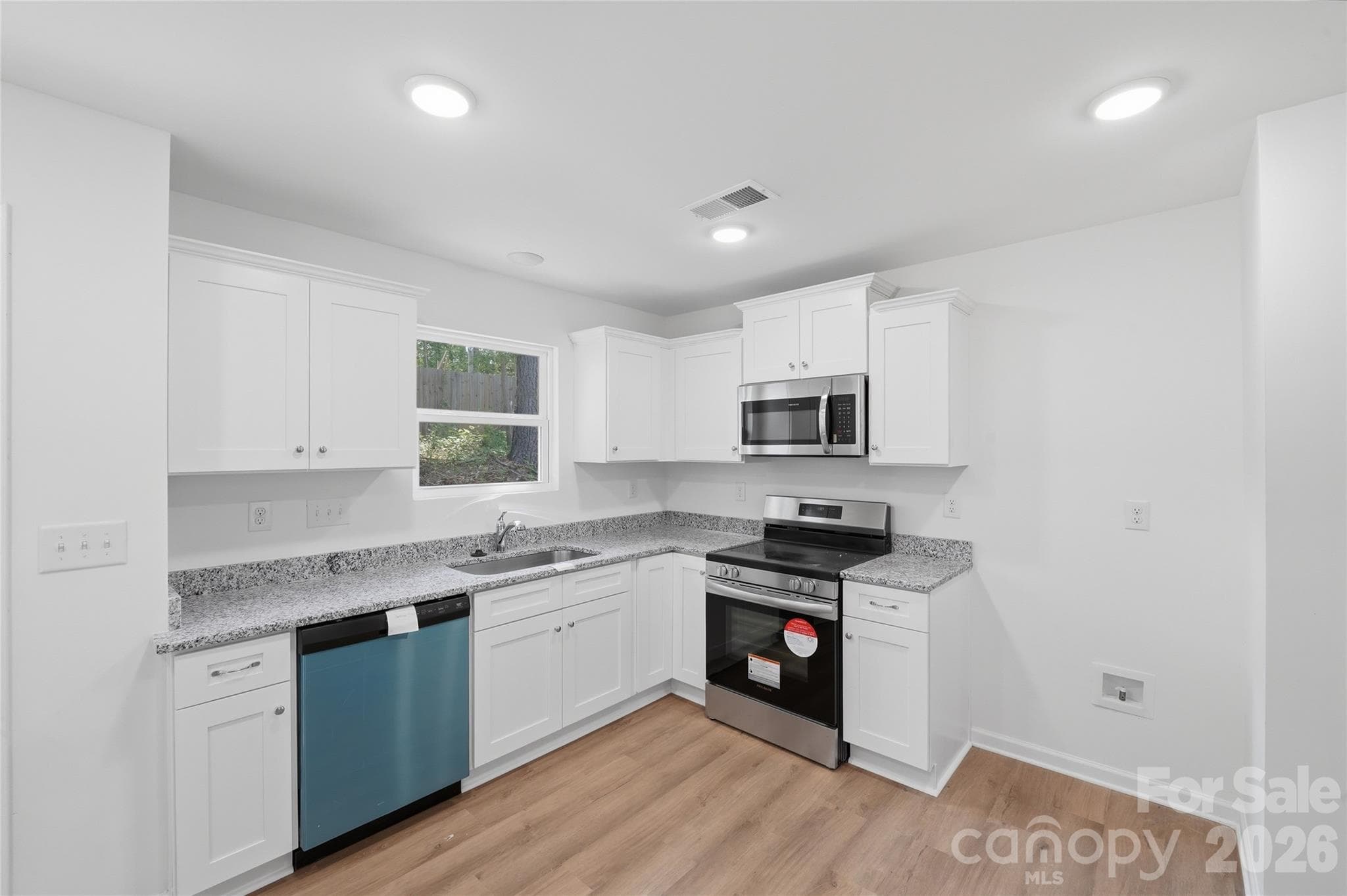Single Family Residence at 333 Buckelew Street, Lancaster, photo 10 of 24
