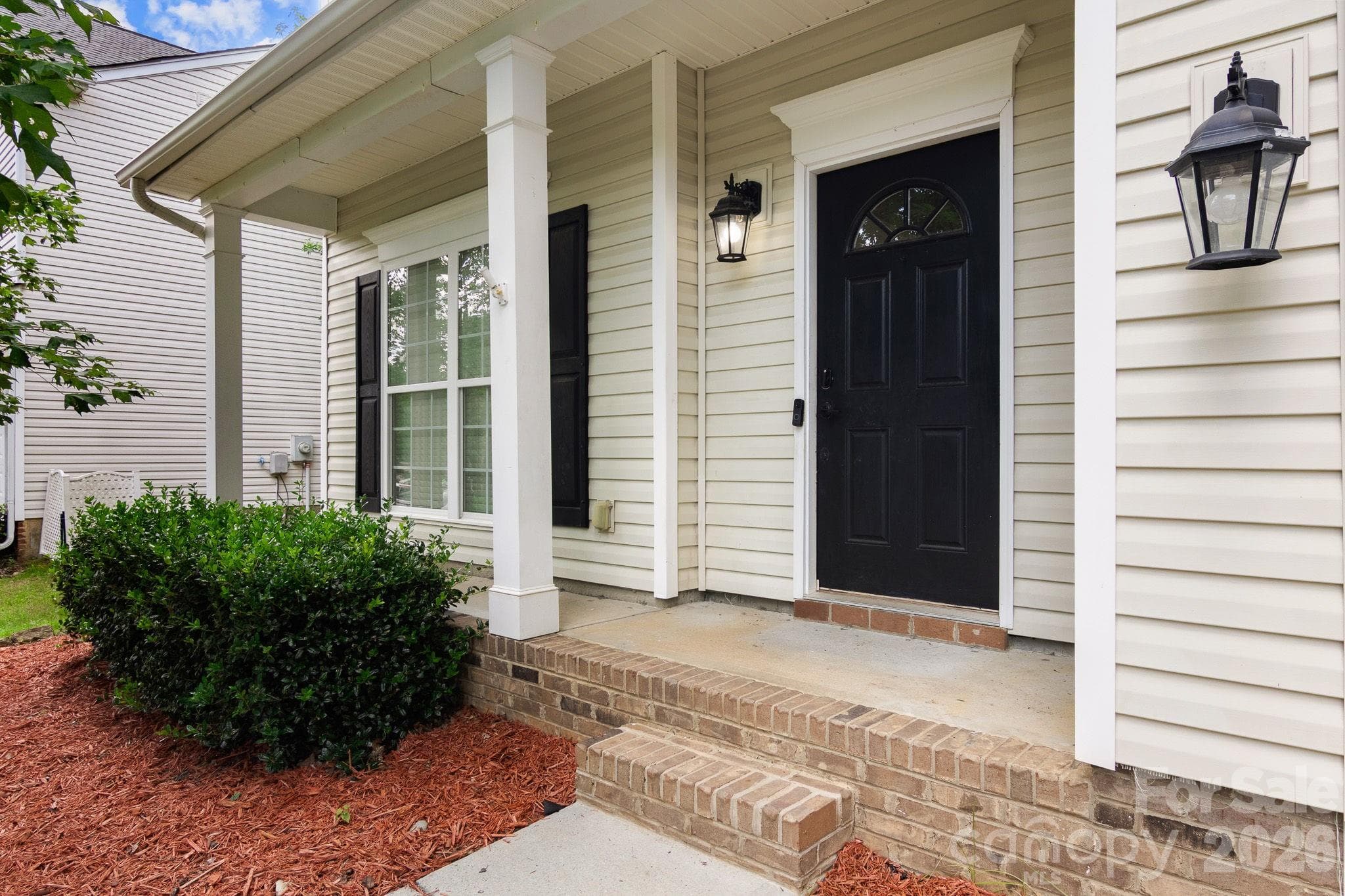 Single Family Residence at 9055 Pembroke Court, Fort Mill, photo 2 of 45