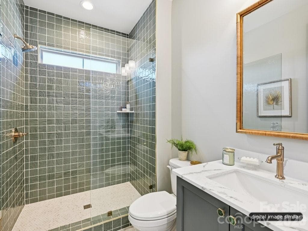 Ensuite Bathroom for Upstairs Bedroom - 6535 Cashion Road, Huntersville