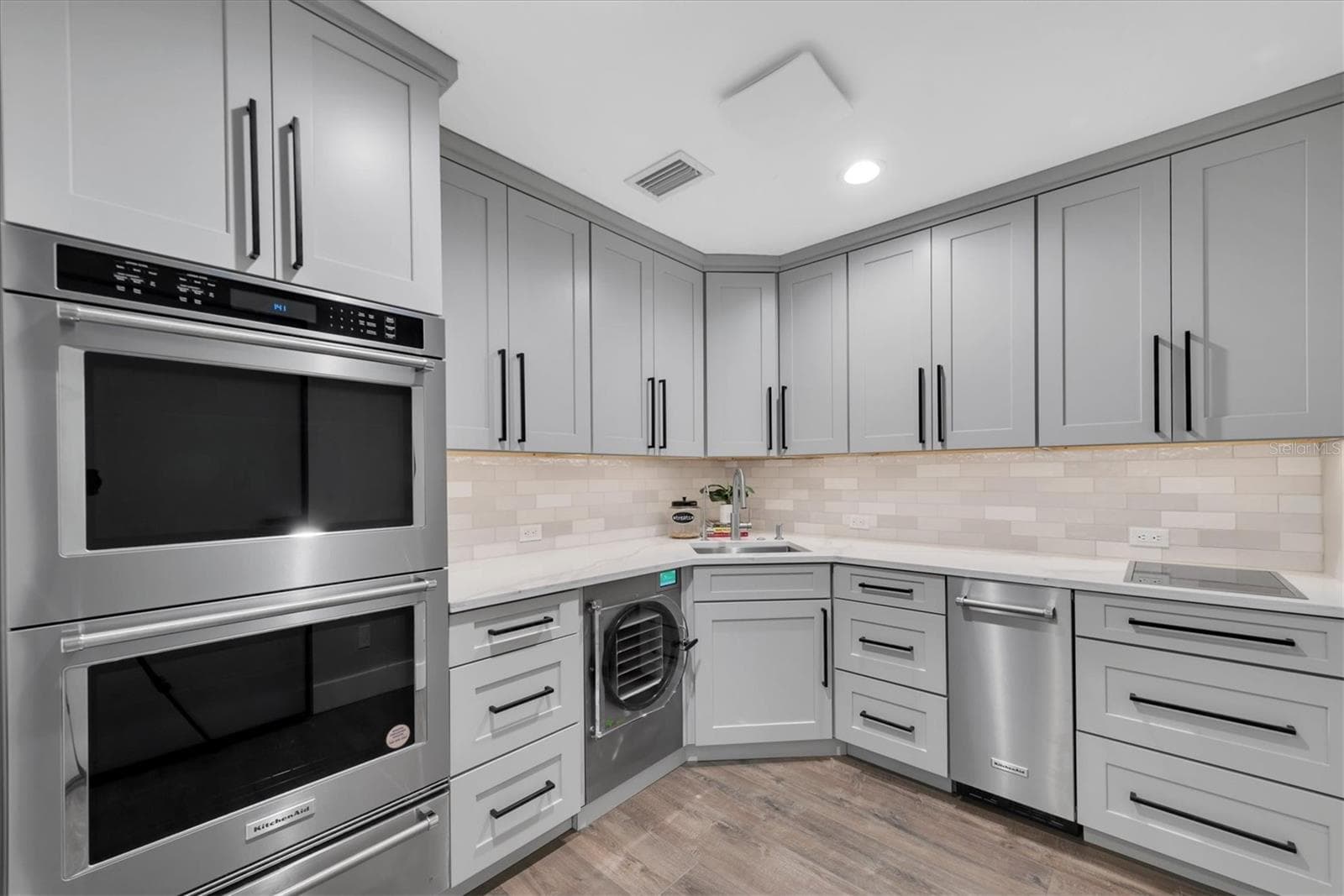 Single Family Residence at 303 N BATH CLUB BLVD N, NORTH REDINGTON BEACH, photo 31 of 72