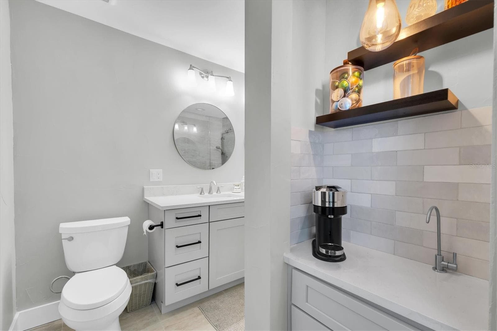 Front Bath with separate side entry - 303 N BATH CLUB BLVD N, NORTH REDINGTON BEACH