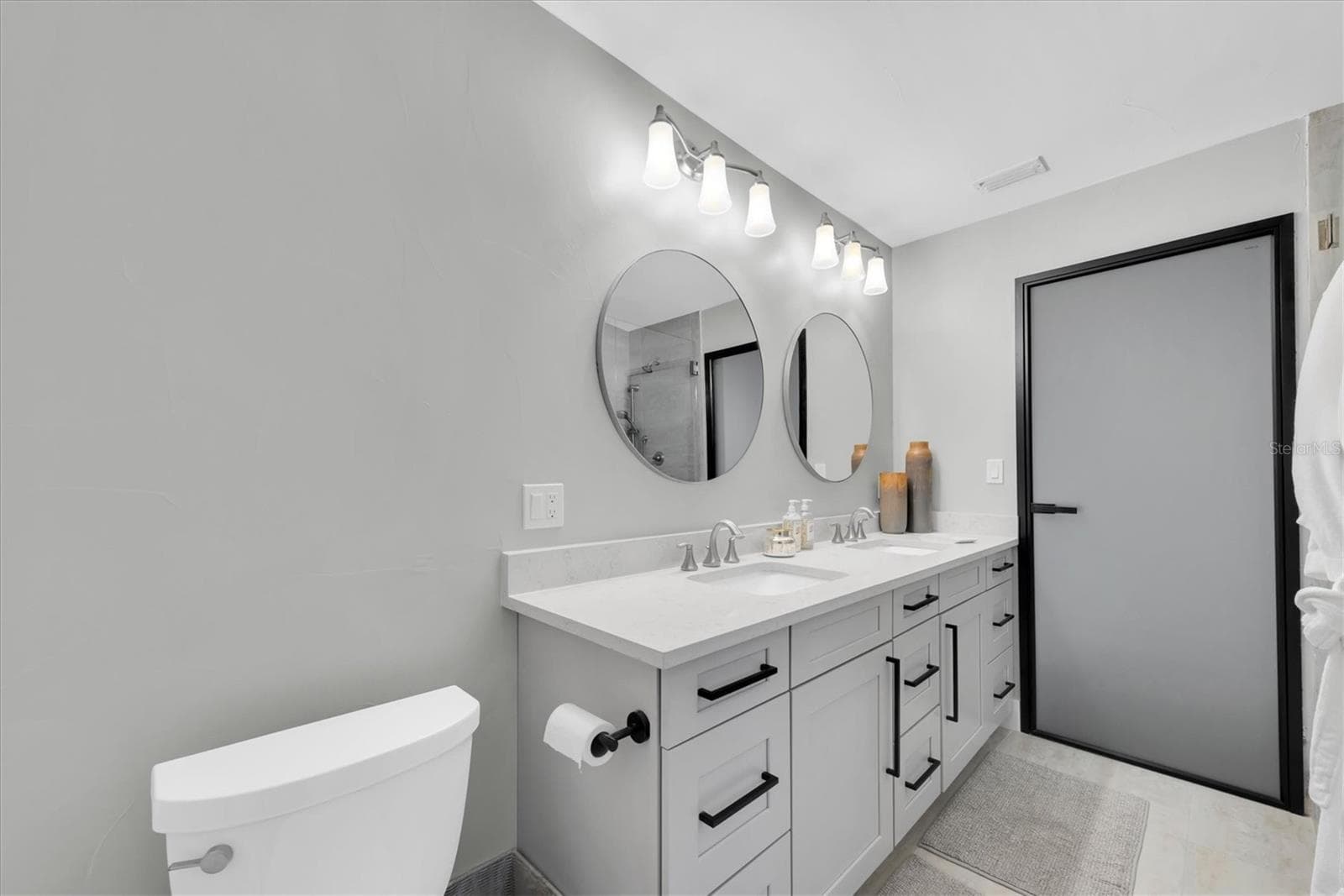 Front Bath with separate side entry - 303 N BATH CLUB BLVD N, NORTH REDINGTON BEACH