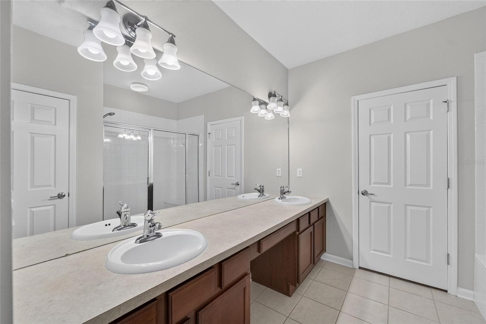 Primary Bathroom - 2005 RIVER TURIA CIR, RIVERVIEW