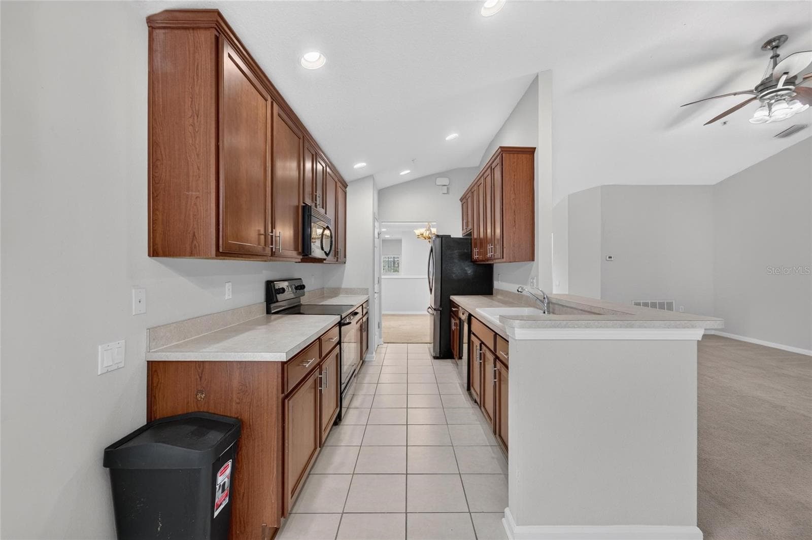 Kitchen - 2005 RIVER TURIA CIR, RIVERVIEW