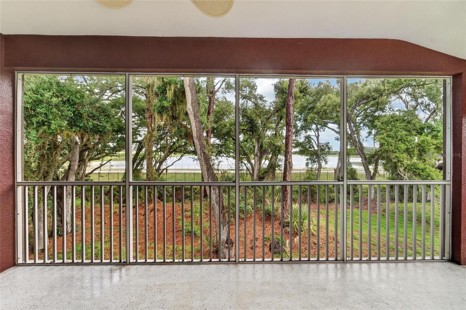 Lanai with Lake View - 2005 RIVER TURIA CIR, RIVERVIEW