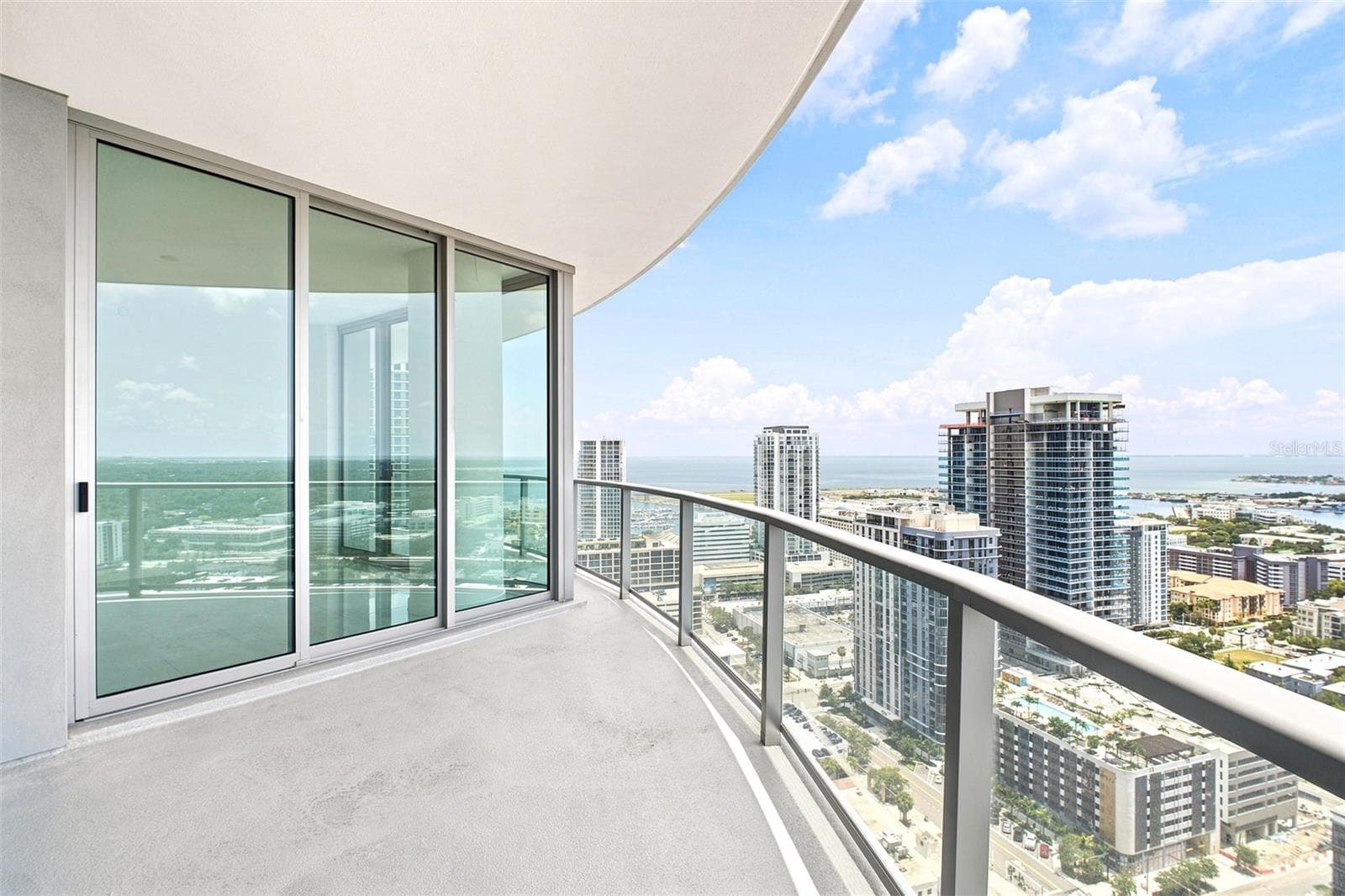 Condominium at 400 CENTRAL AVE #2901, ST PETERSBURG, photo 27 of 96