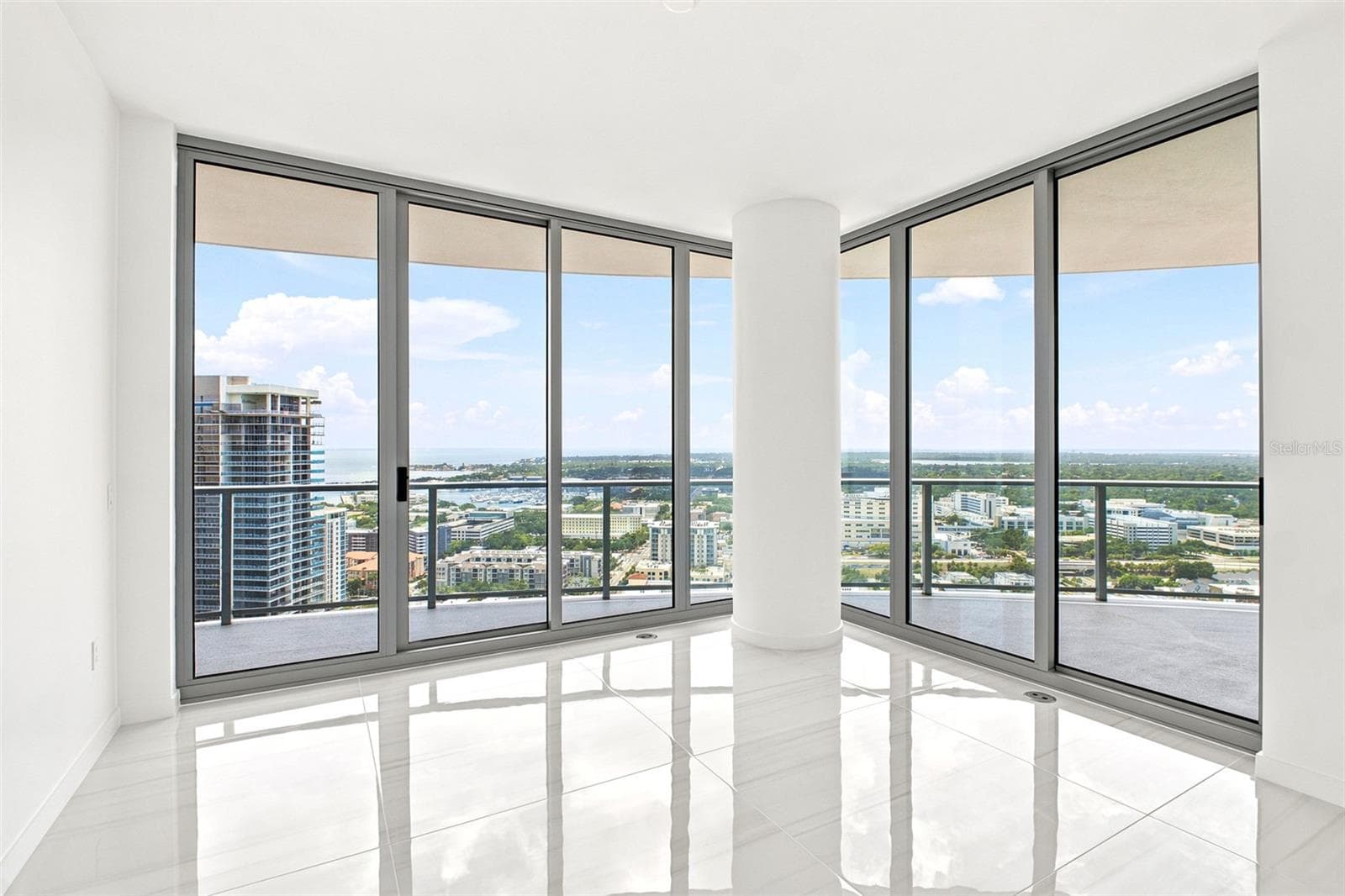 Condominium at 400 CENTRAL AVE #2901, ST PETERSBURG, photo 29 of 96