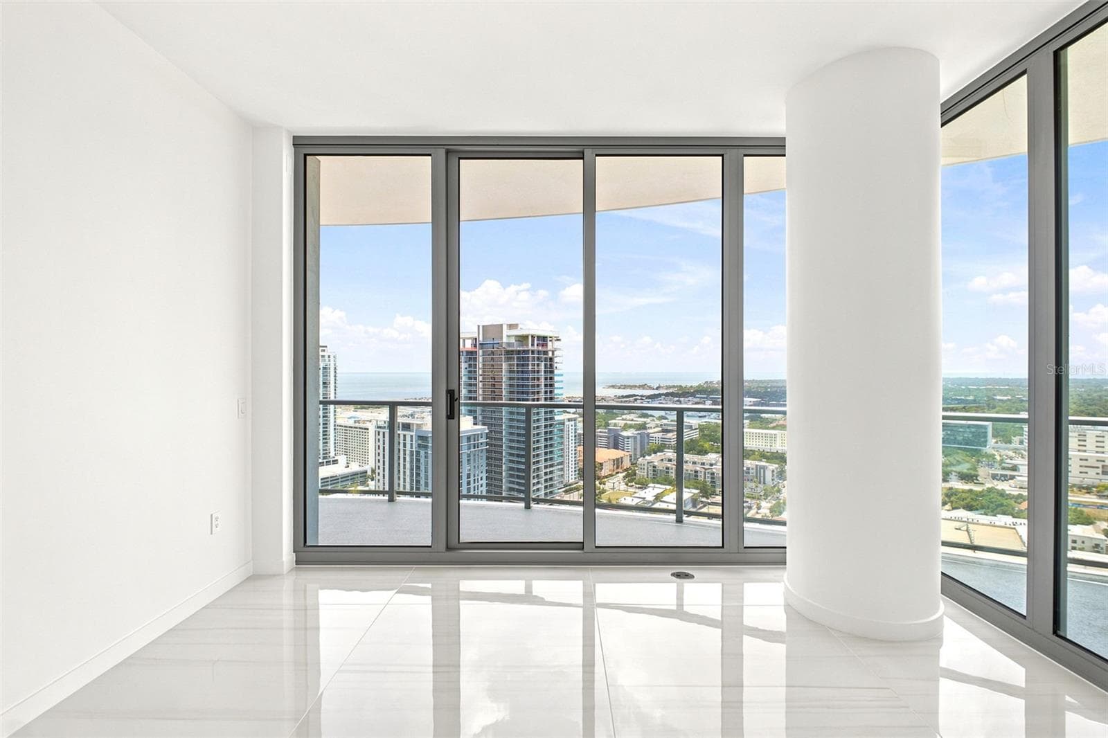 Condominium at 400 CENTRAL AVE #2901, ST PETERSBURG, photo 33 of 96