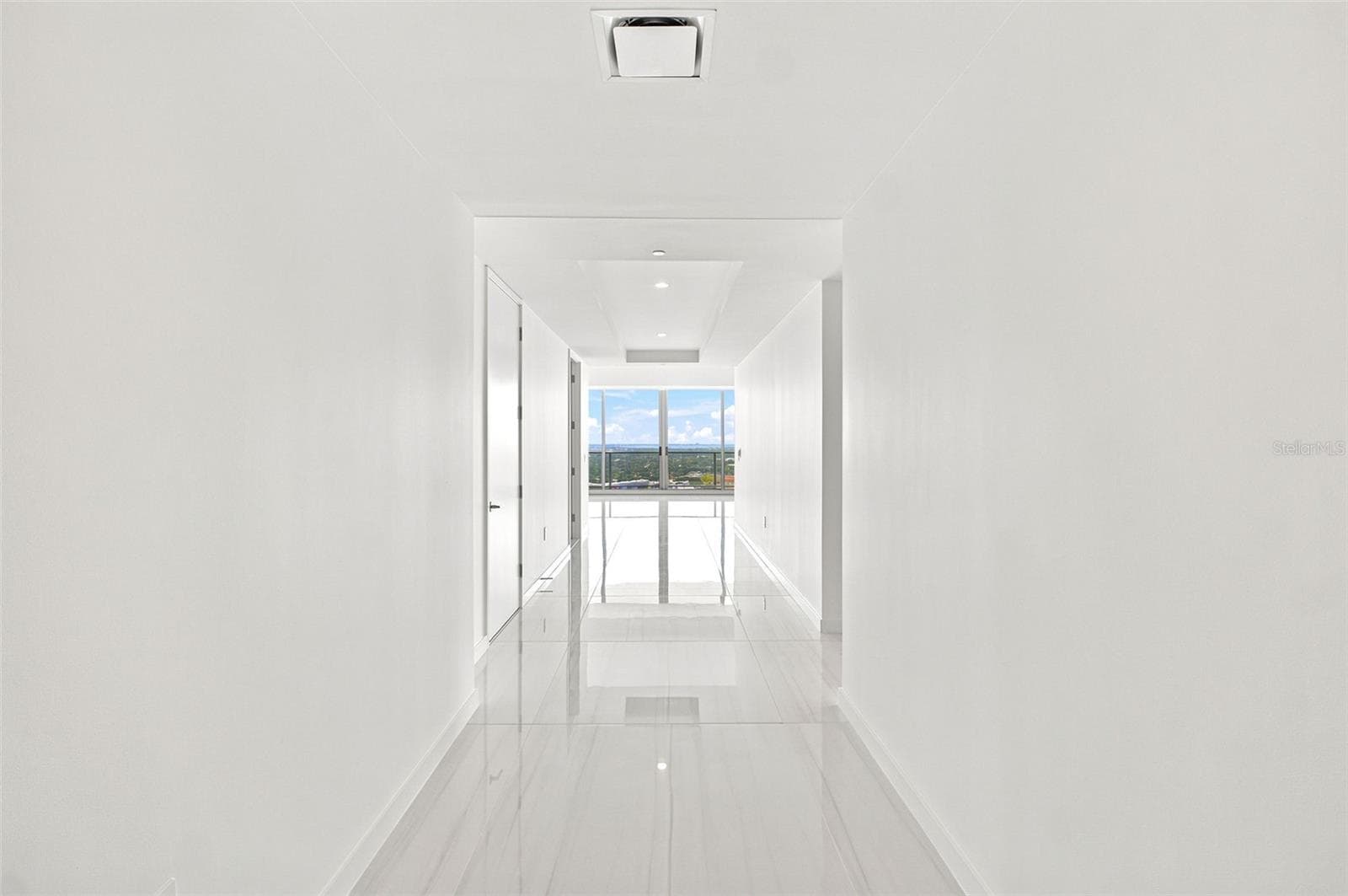Condominium at 400 CENTRAL AVE #2901, ST PETERSBURG, photo 9 of 96