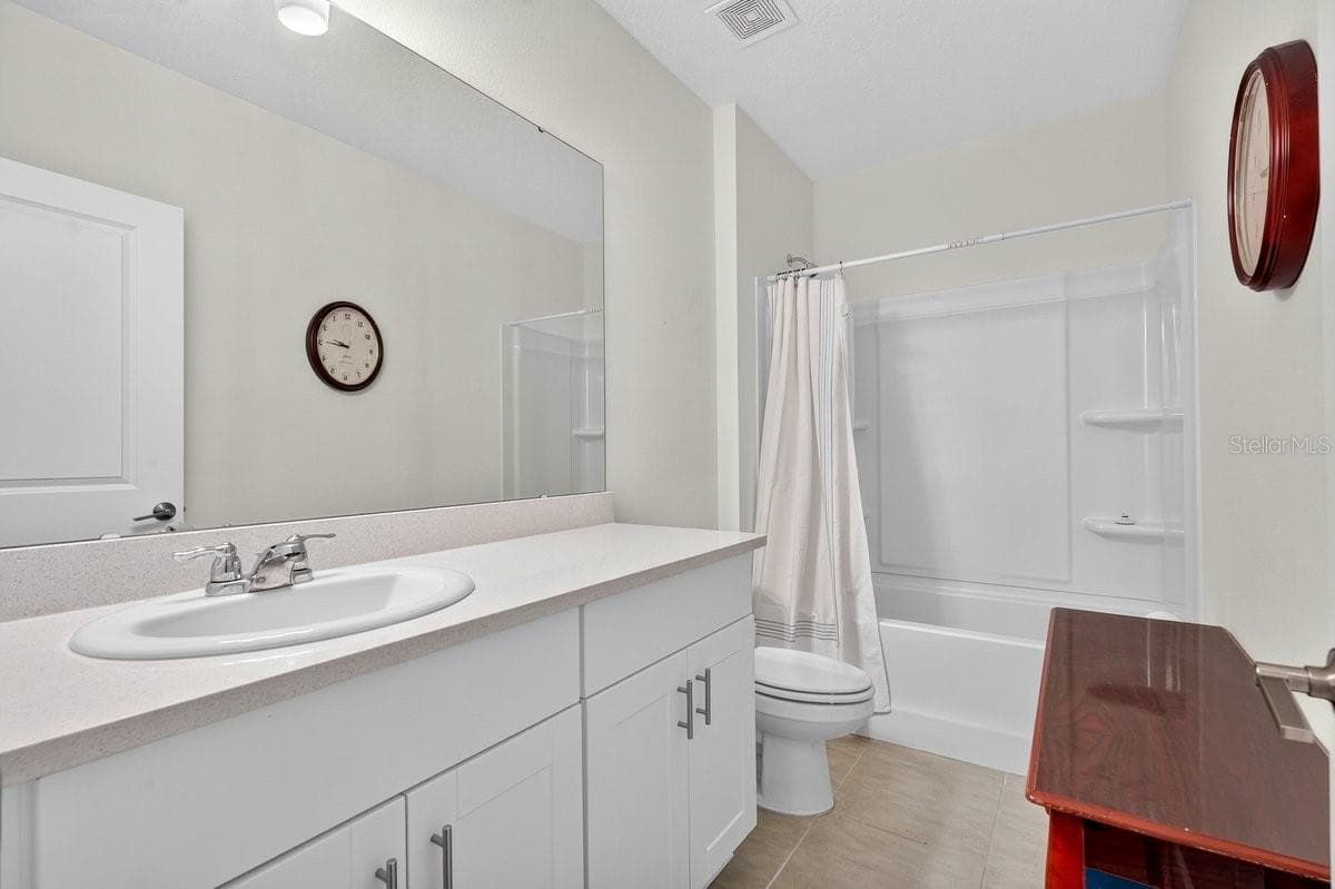 Single Family Residence at 365 RIVER FRONT WAY, EDGEWATER, photo 7 of 34