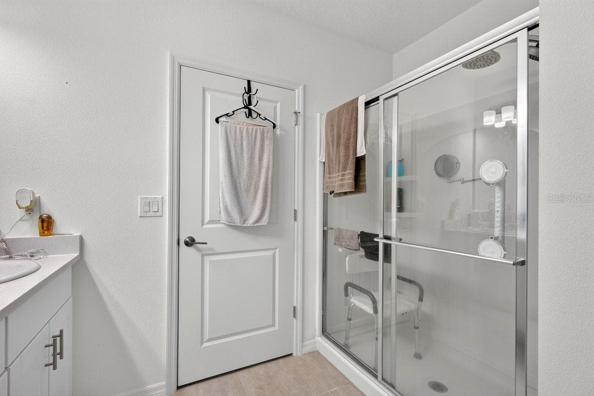 Single Family Residence at 365 RIVER FRONT WAY, EDGEWATER, photo 11 of 34