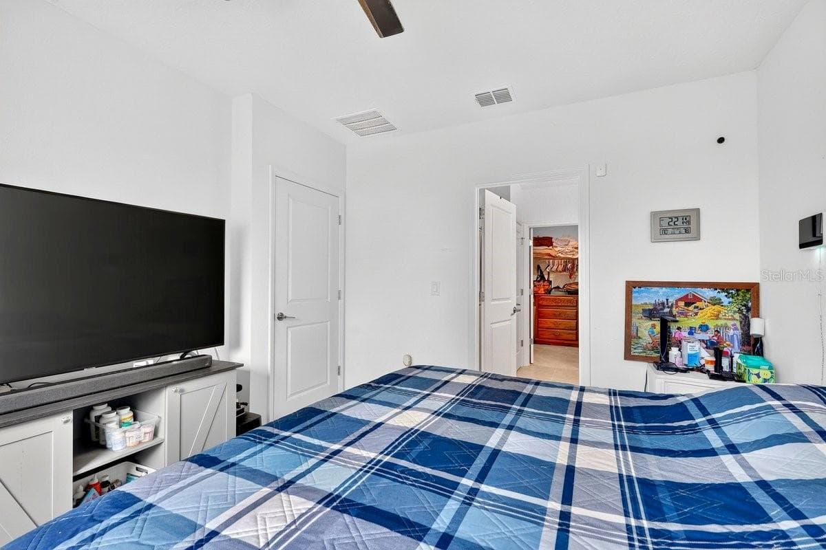Single Family Residence at 365 RIVER FRONT WAY, EDGEWATER, photo 15 of 34