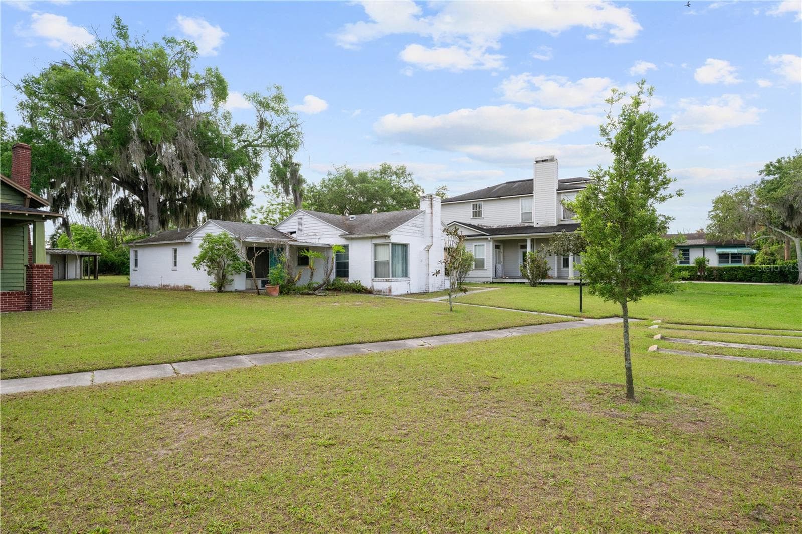 240 KILLARNEY DR