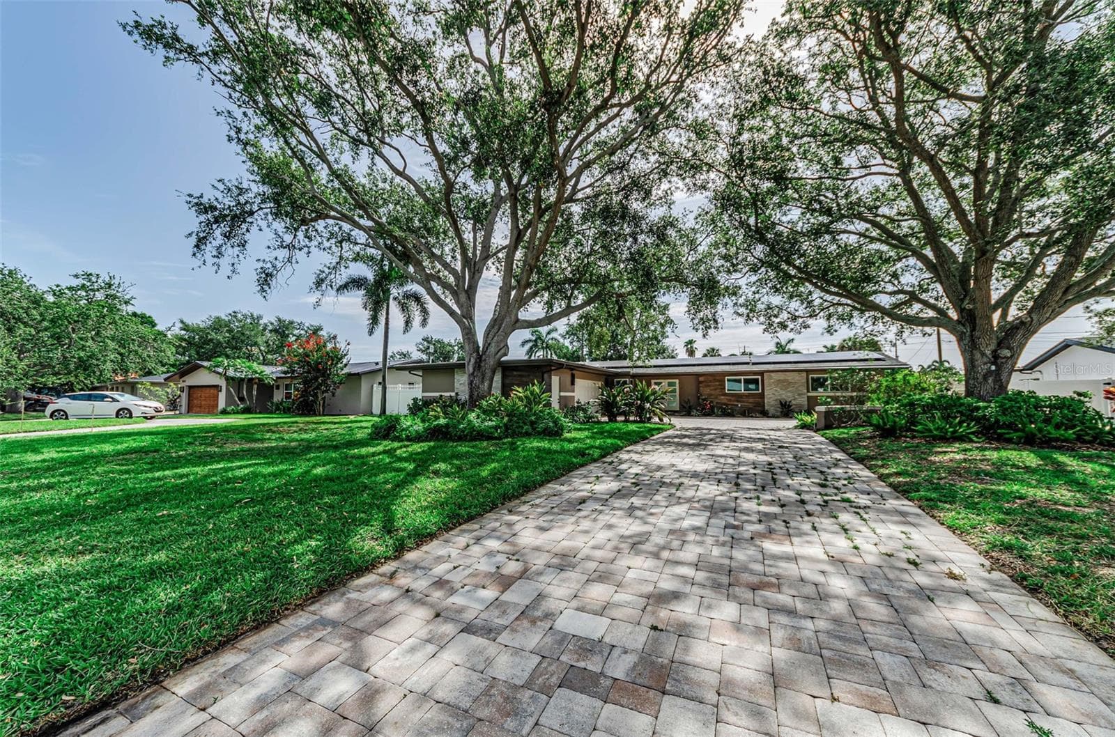 Single Family Residence at 861 RAFAEL BLVD NE, ST PETERSBURG, photo 2 of 51