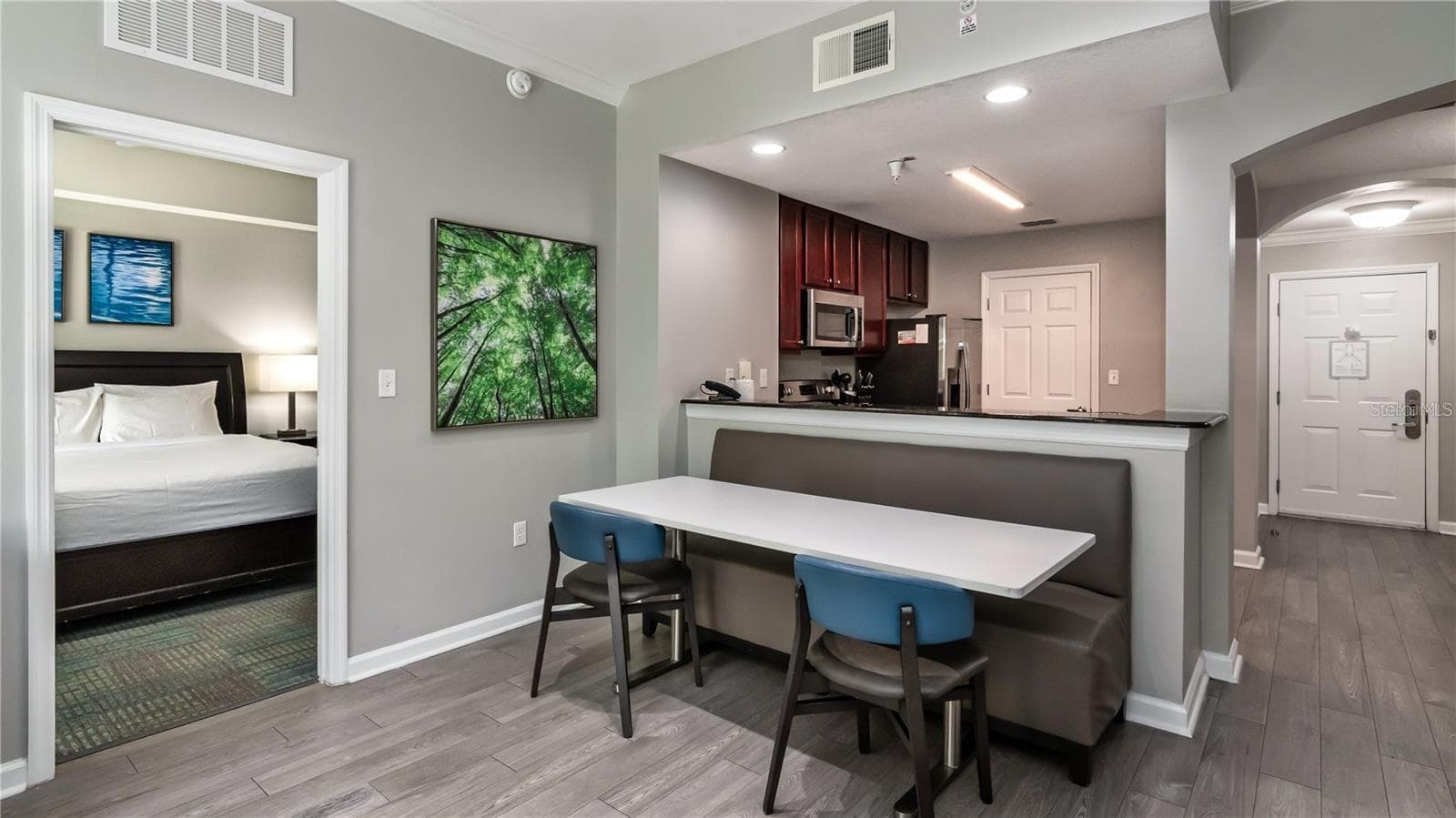 Condo - Hotel at 14501 GROVE RESORT AVE #1728, WINTER GARDEN, photo 6 of 40