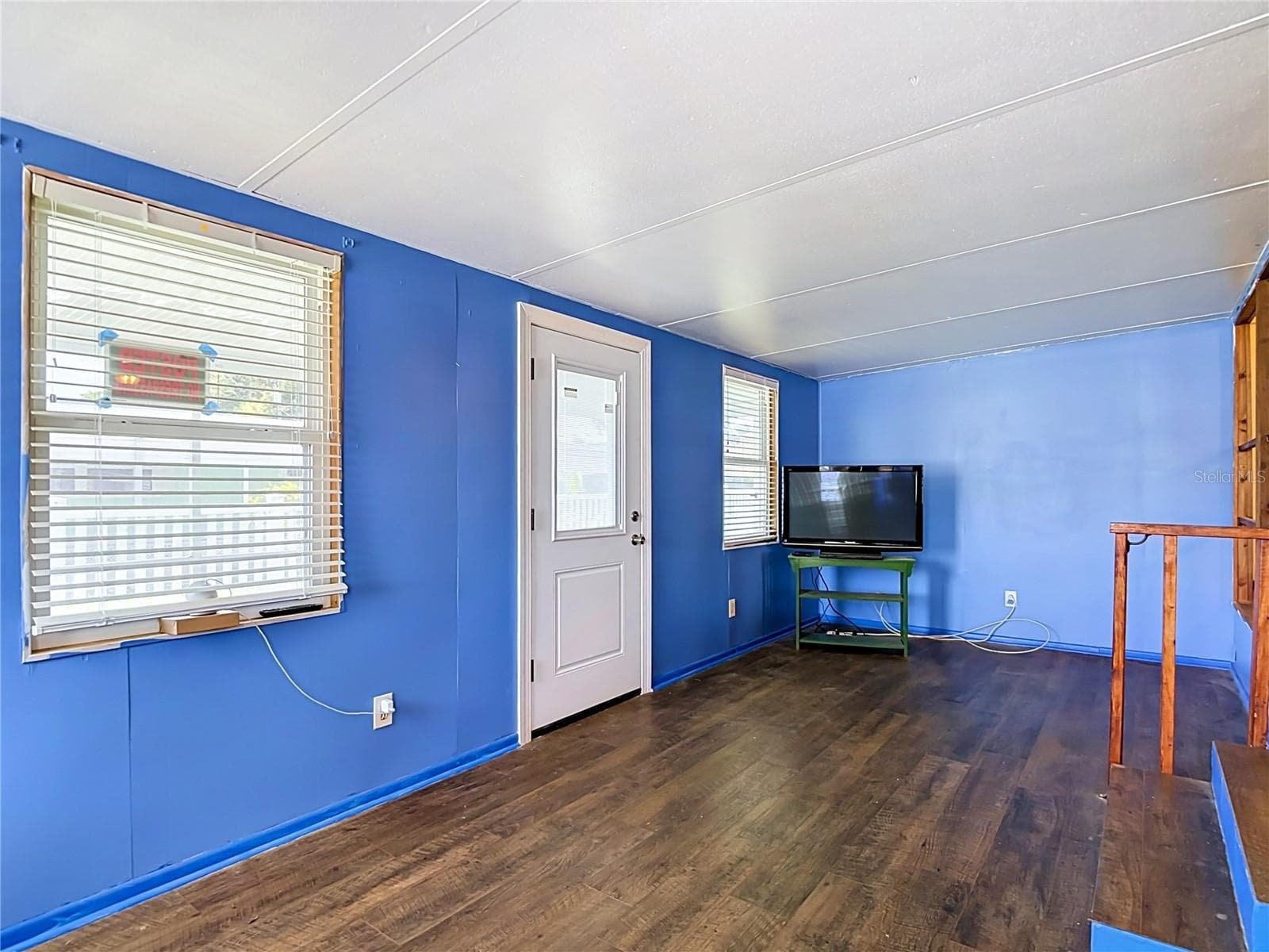 Living Room - 39032 OLA AVE, ZEPHYRHILLS