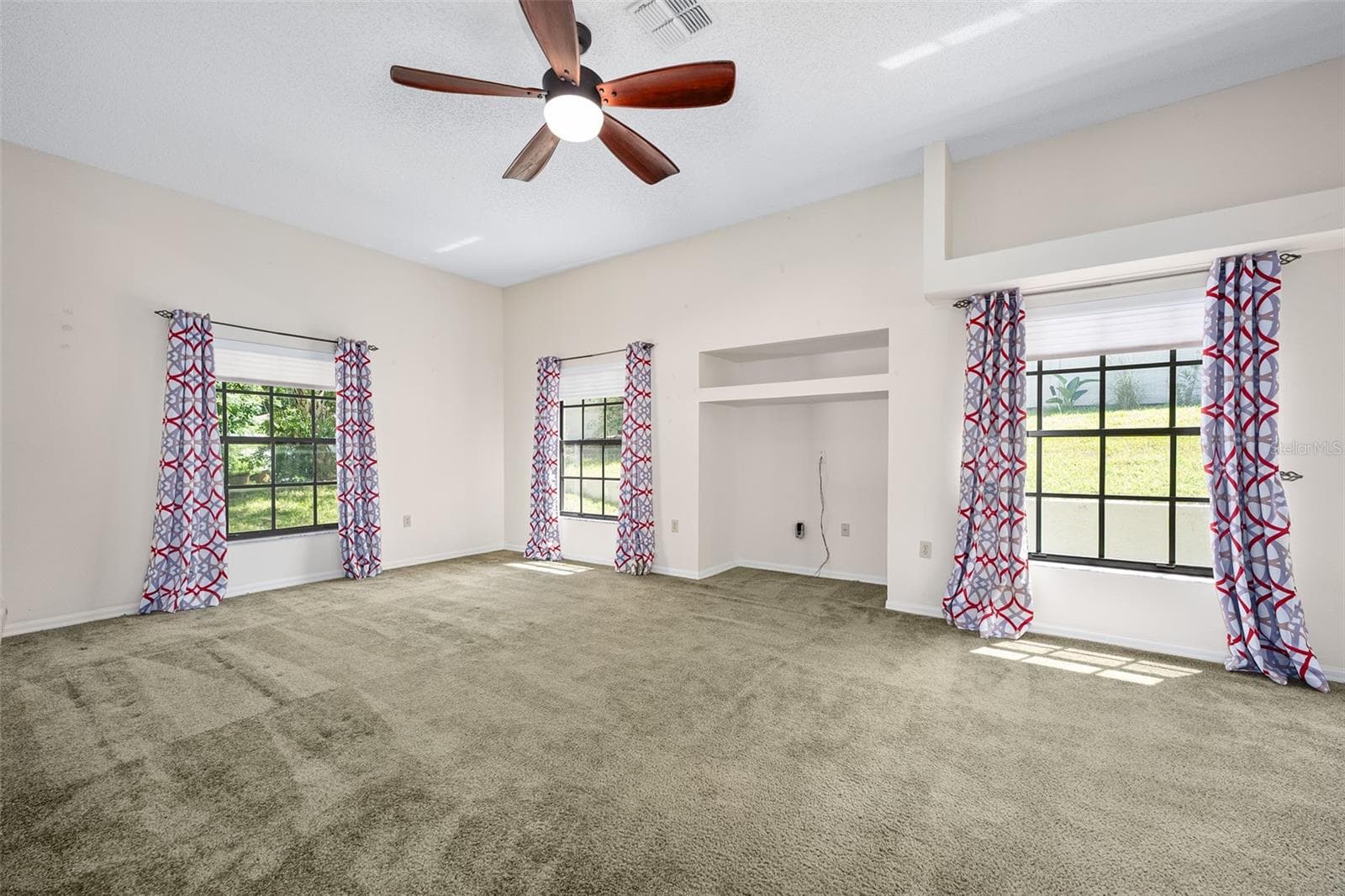 Open to large family room - 1837 E GLANCY DR, DELTONA