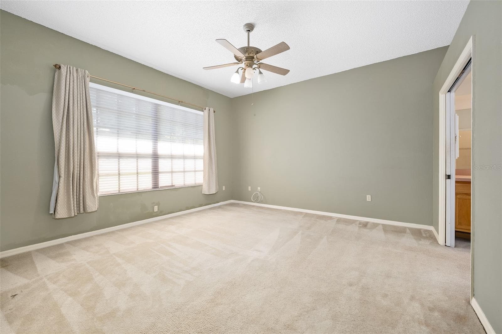 Primary bedroom - 1837 E GLANCY DR, DELTONA