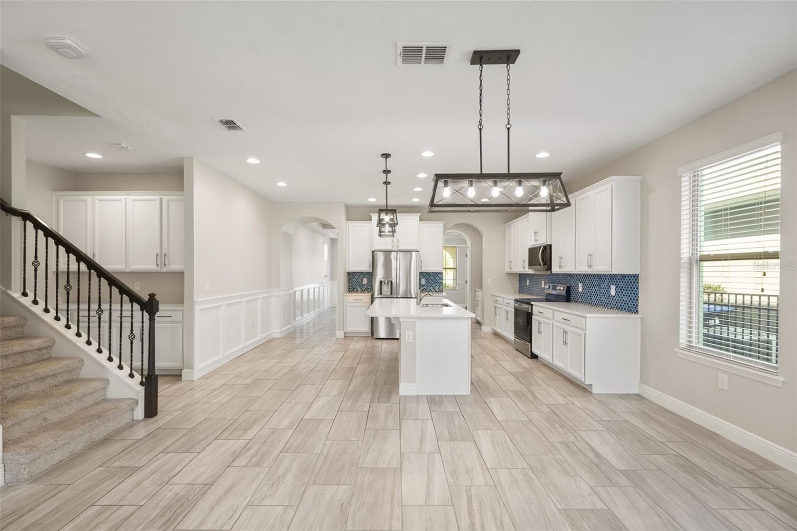 Single Family Residence at 9561 WATERWAY PASSAGE DR, WINTER GARDEN, photo 6 of 71