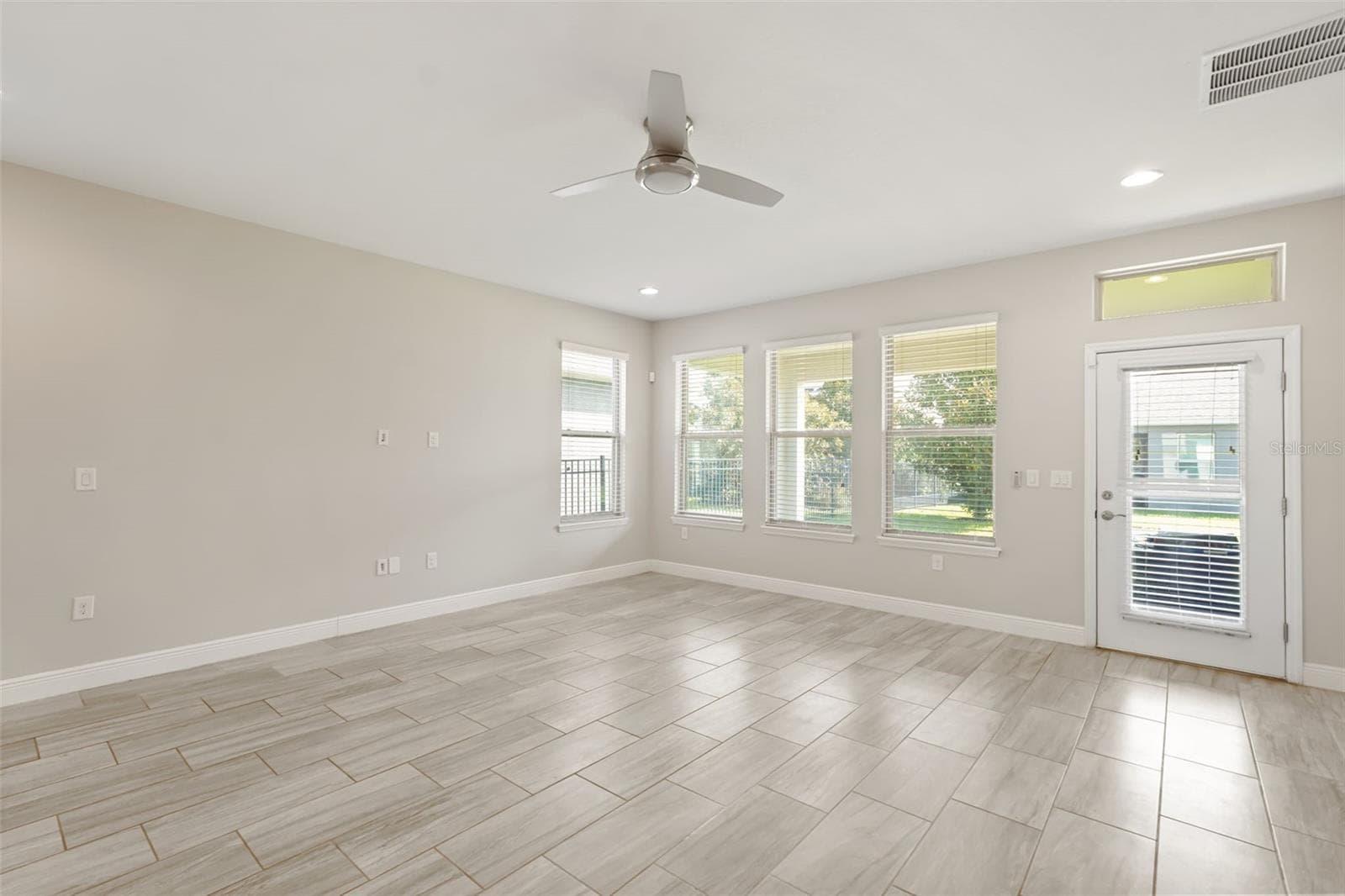 Single Family Residence at 9561 WATERWAY PASSAGE DR, WINTER GARDEN, photo 9 of 71