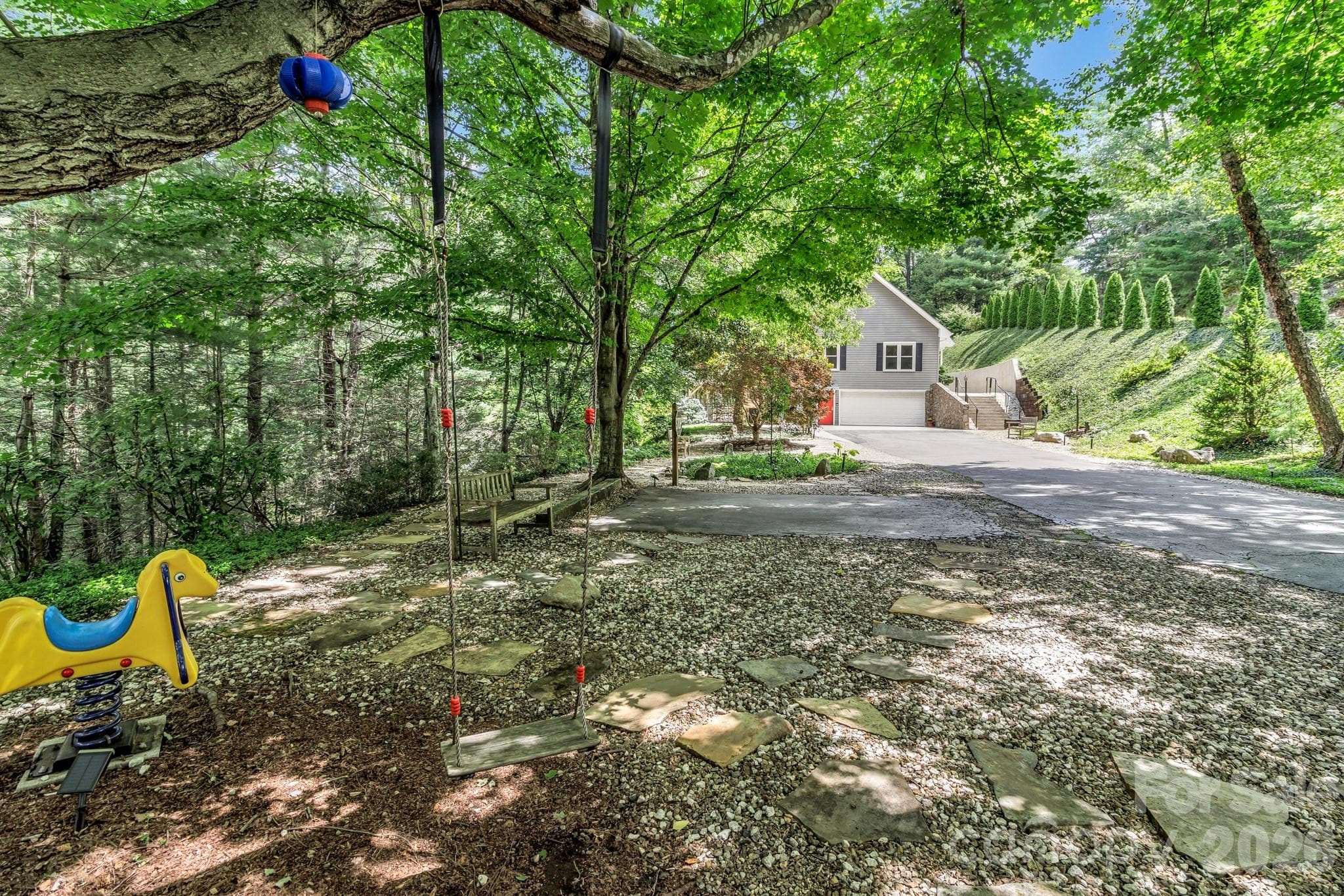 Single Family Residence at 153 Skyview Circle, Asheville, photo 2 of 34