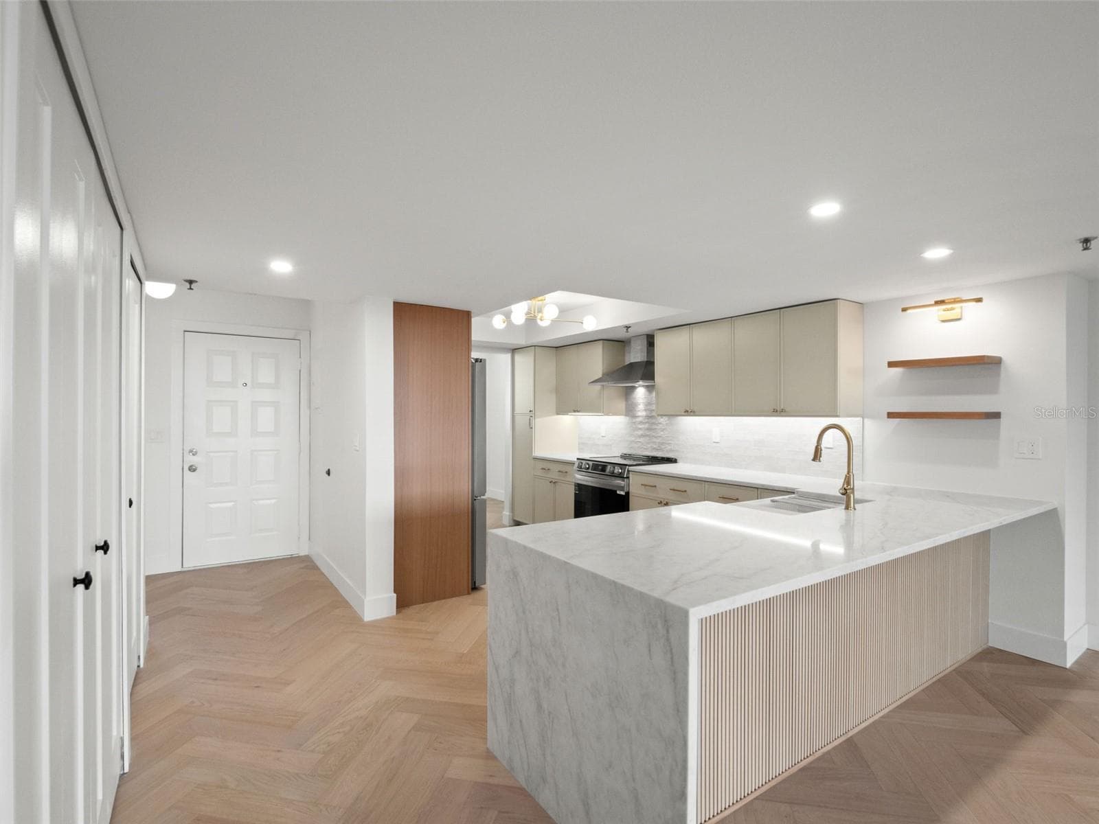 Condominium at 530 E CENTRAL BLVD #405, ORLANDO, photo 12 of 49
