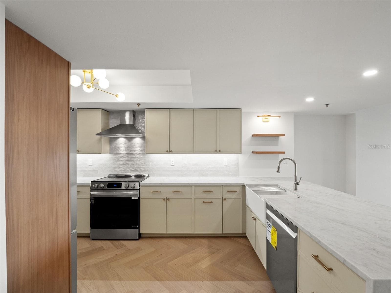 Condominium at 530 E CENTRAL BLVD #405, ORLANDO, photo 13 of 49