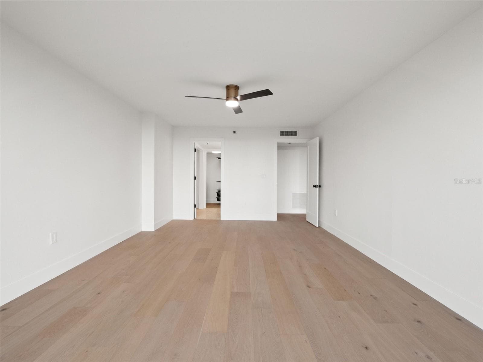 Condominium at 530 E CENTRAL BLVD #405, ORLANDO, photo 31 of 49