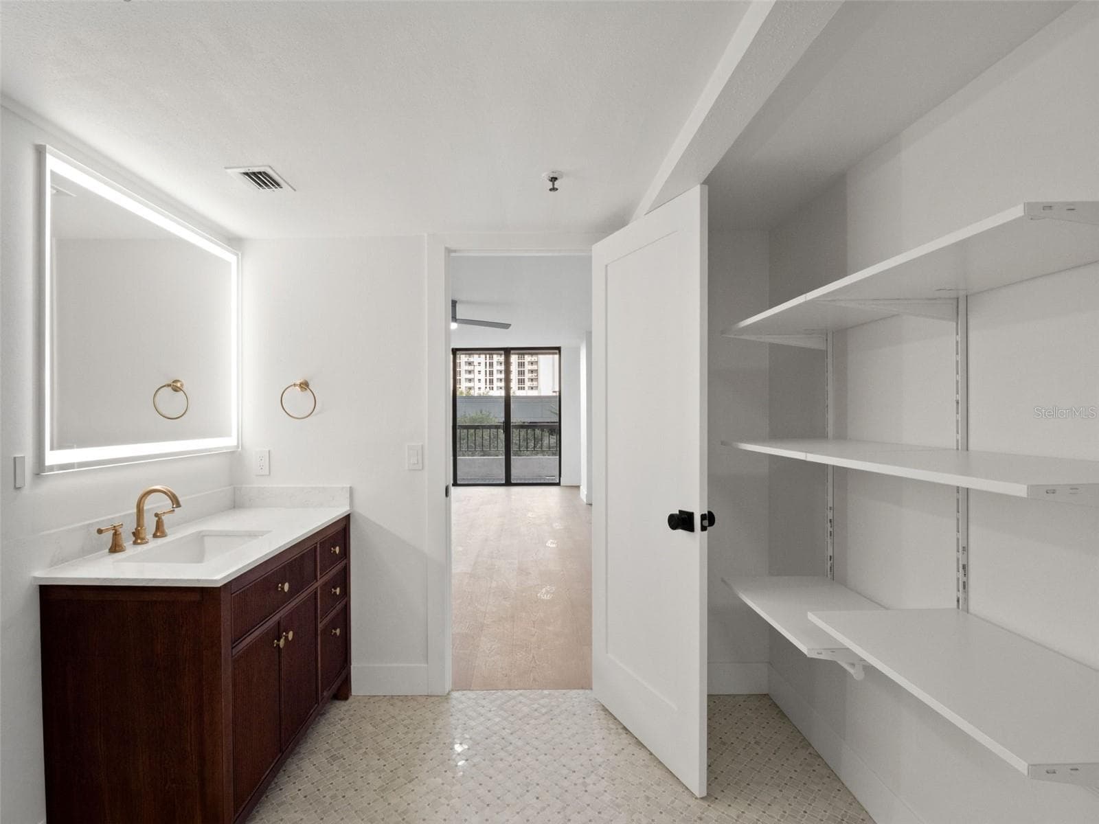 Condominium at 530 E CENTRAL BLVD #405, ORLANDO, photo 34 of 49