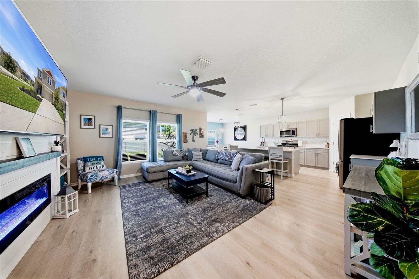 Single Family Residence at 12953 CAMARILLO PL, LITHIA, photo 7 of 45