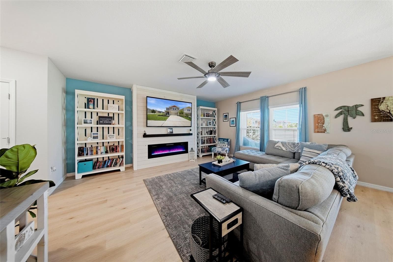 Single Family Residence at 12953 CAMARILLO PL, LITHIA, photo 10 of 45