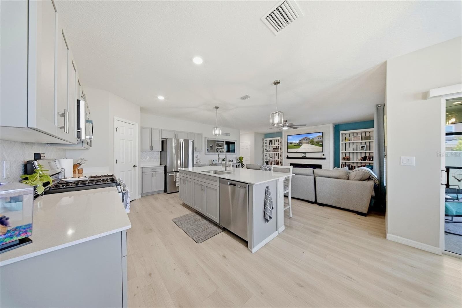 Single Family Residence at 12953 CAMARILLO PL, LITHIA, photo 13 of 45