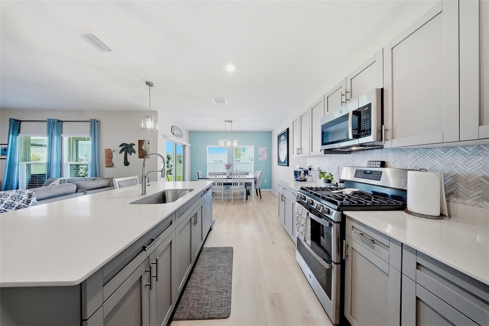 Single Family Residence at 12953 CAMARILLO PL, LITHIA, photo 14 of 45