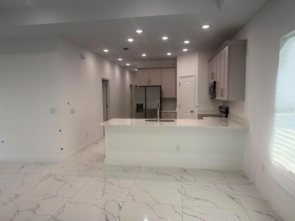 Single Family Residence at 125 PINE ST, ORLANDO, photo 7 of 26