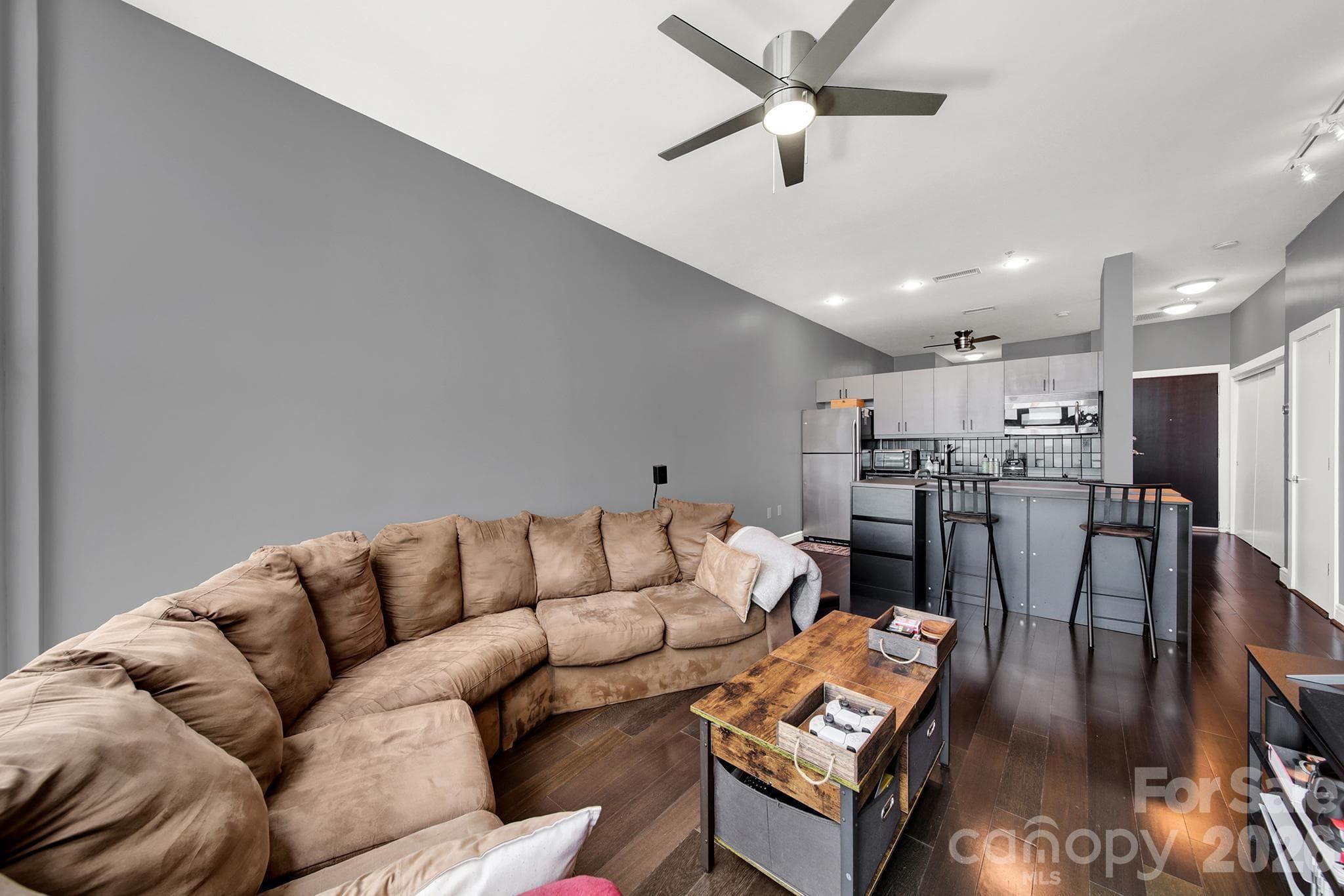 Condominium at 333 W Trade Street, Charlotte, photo 15 of 31