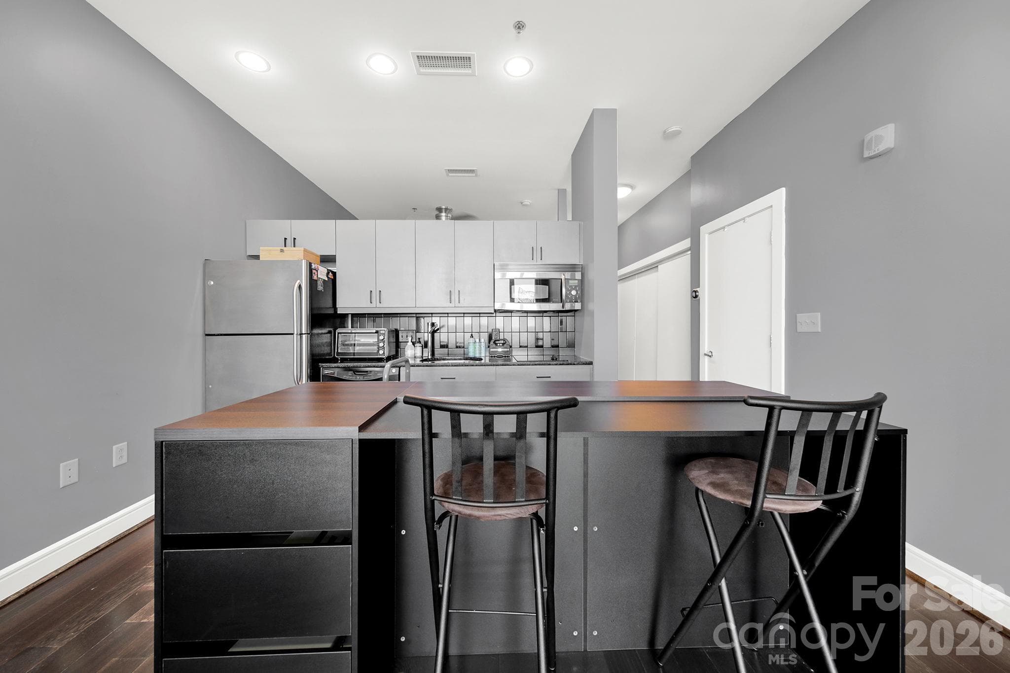 Condominium at 333 W Trade Street, Charlotte, photo 17 of 31