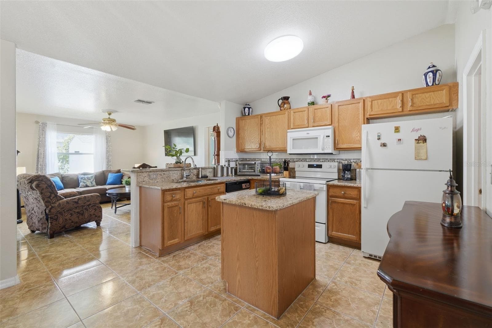 Single Family Residence at 1029 DUDLEY DR, KISSIMMEE, photo 6 of 36