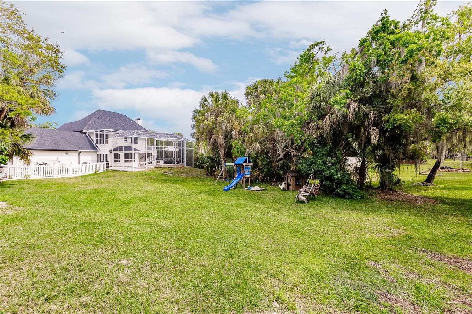 Single Family Residence at 1587 FIRETHORNE LAKES DR, SARASOTA, photo 6 of 50