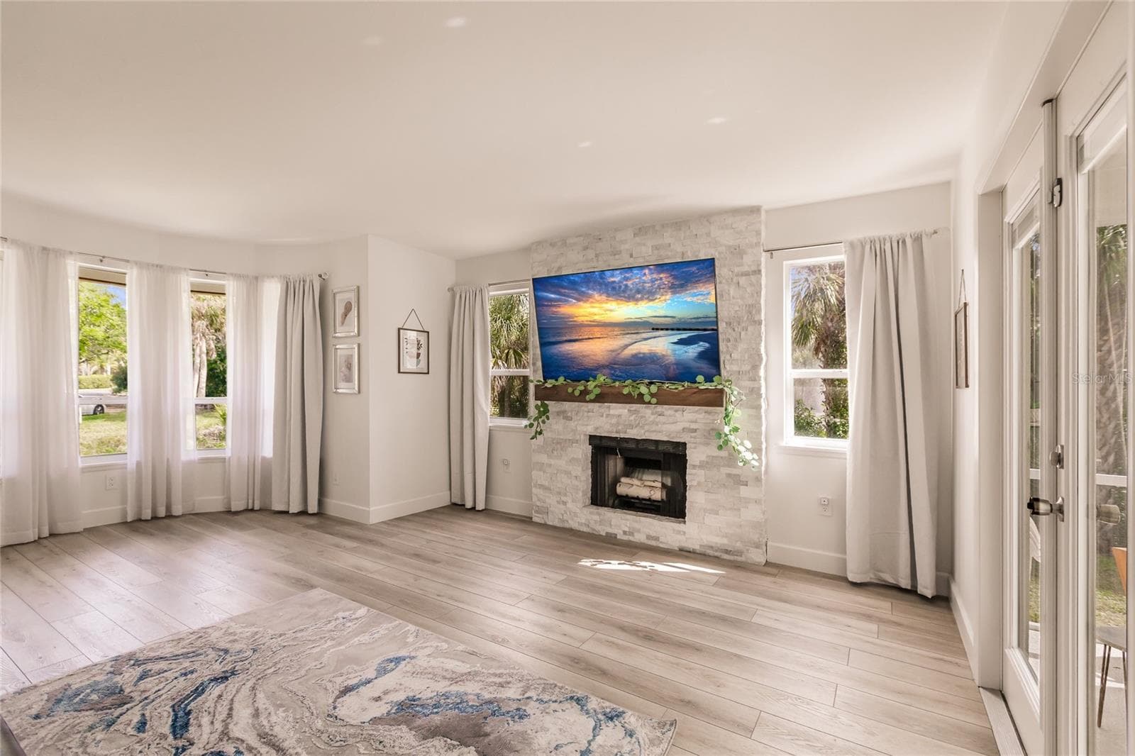 Single Family Residence at 1587 FIRETHORNE LAKES DR, SARASOTA, photo 19 of 50