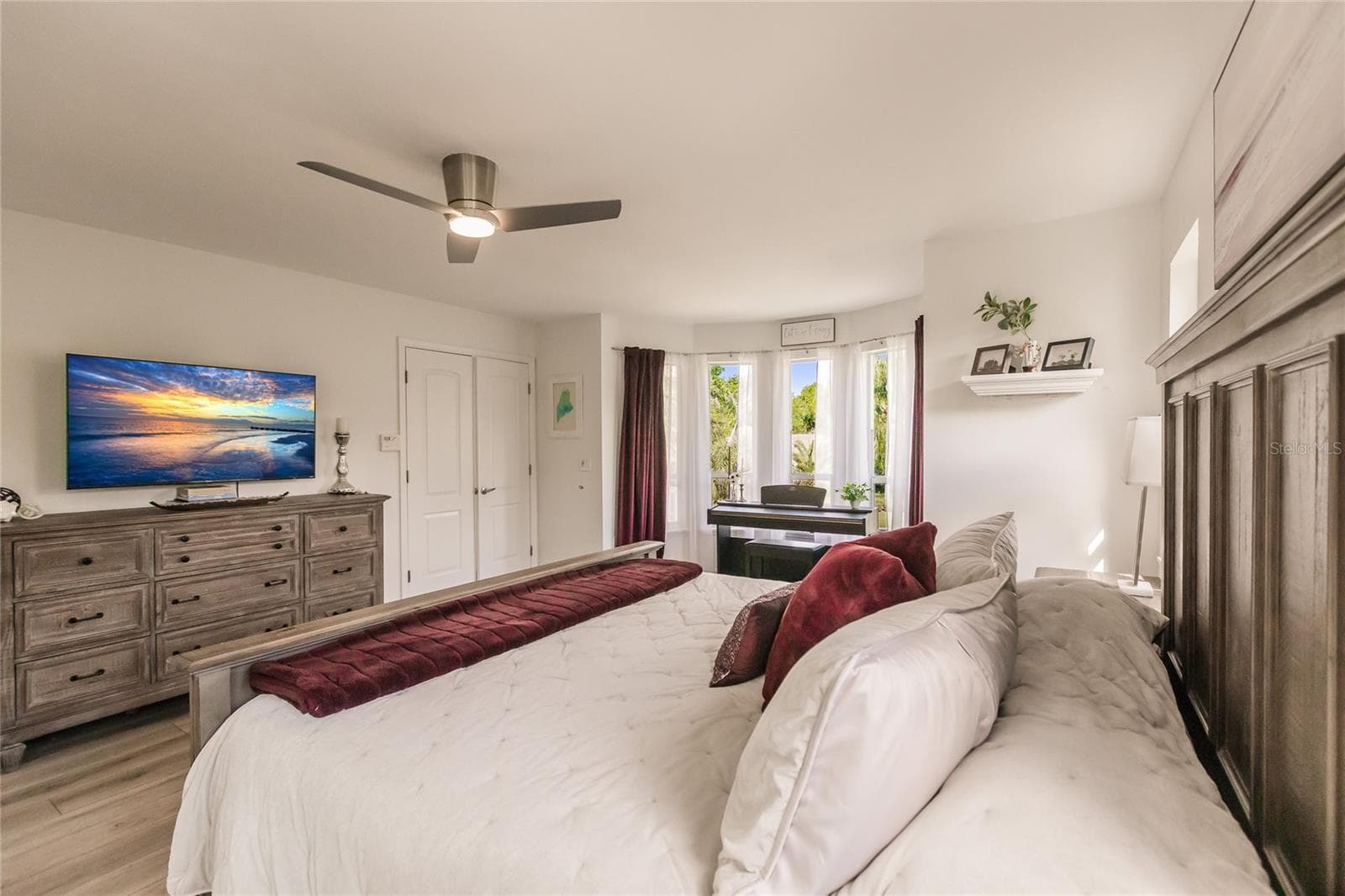 Single Family Residence at 1587 FIRETHORNE LAKES DR, SARASOTA, photo 33 of 50