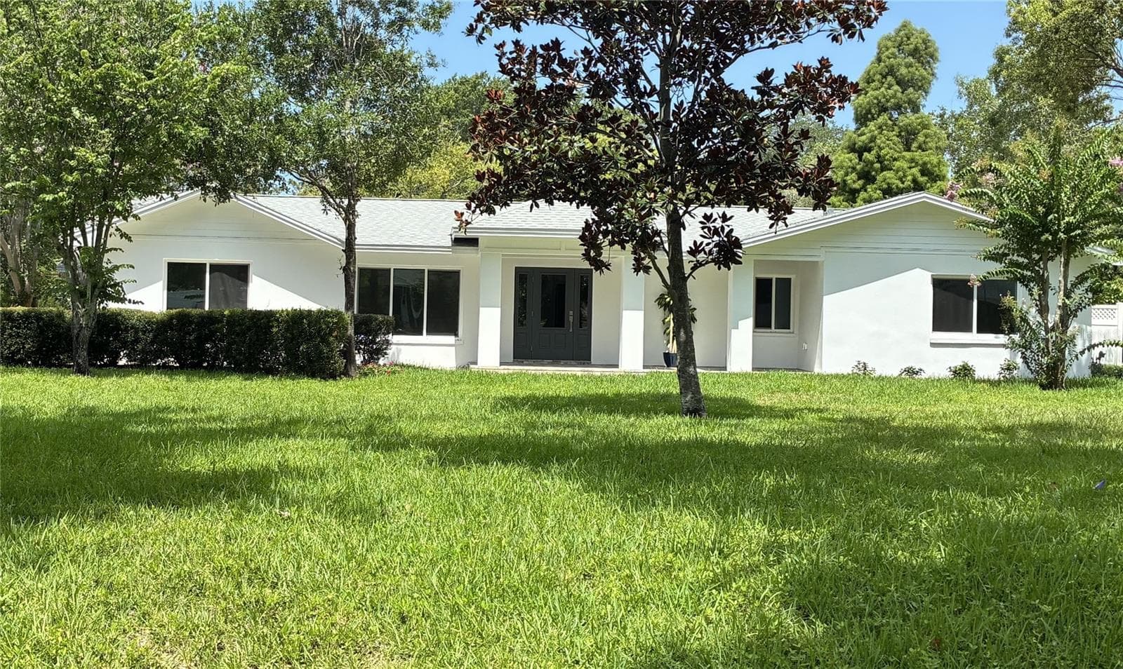 Single Family Residence at 1646 ROBIN HOOD LN, CLEARWATER, photo 2 of 49
