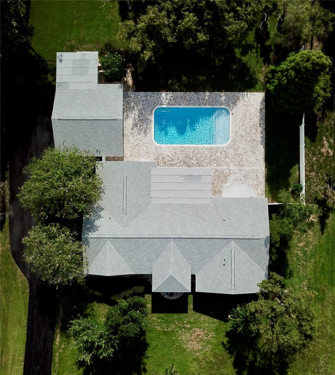 Single Family Residence at 1646 ROBIN HOOD LN, CLEARWATER, photo 3 of 49