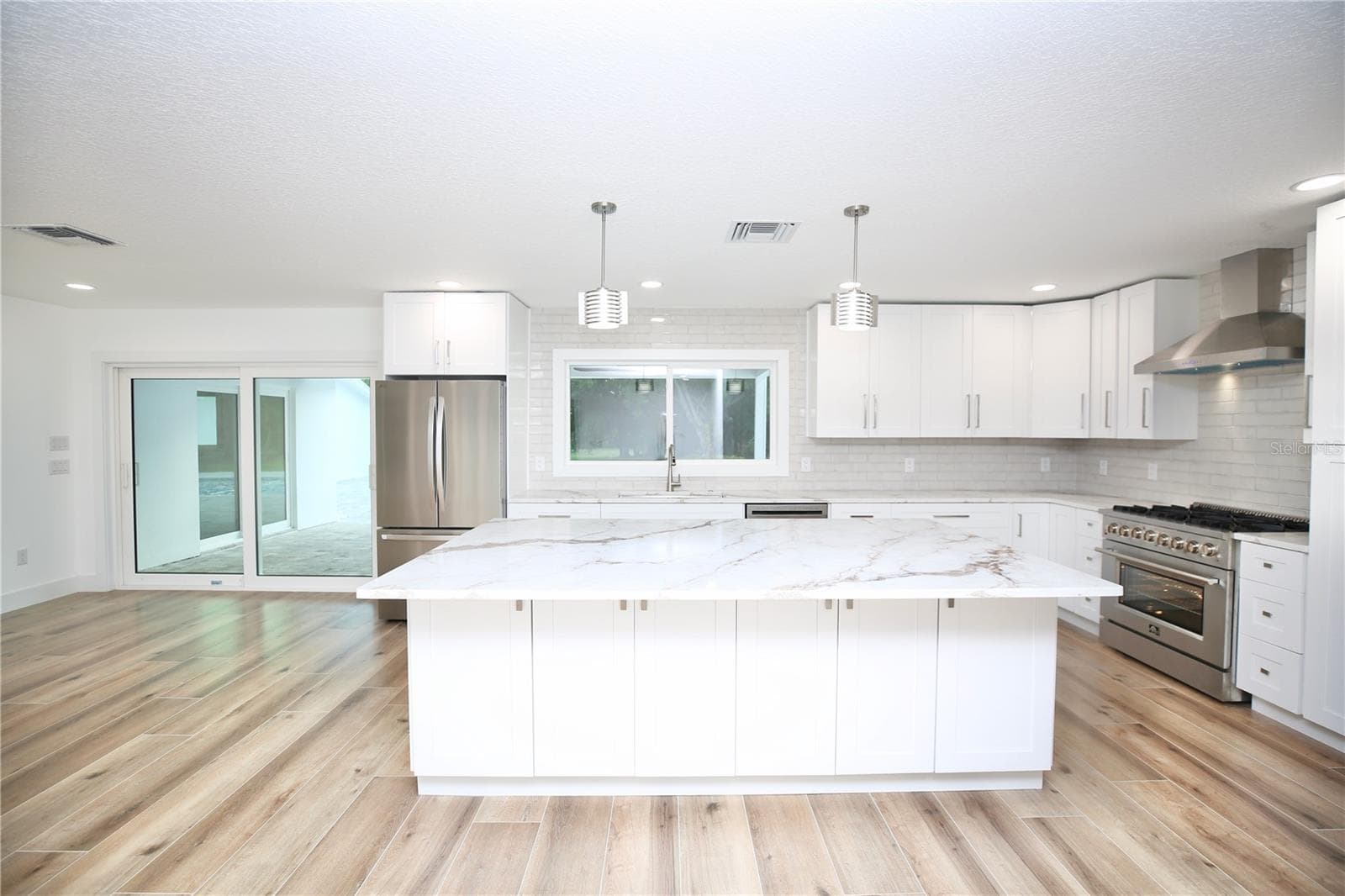 Kitchen - 1646 ROBIN HOOD LN, CLEARWATER