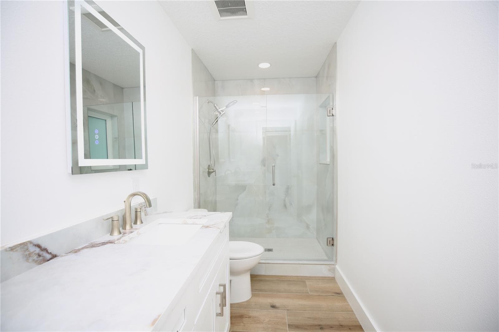 Primary Bathroom - 1646 ROBIN HOOD LN, CLEARWATER