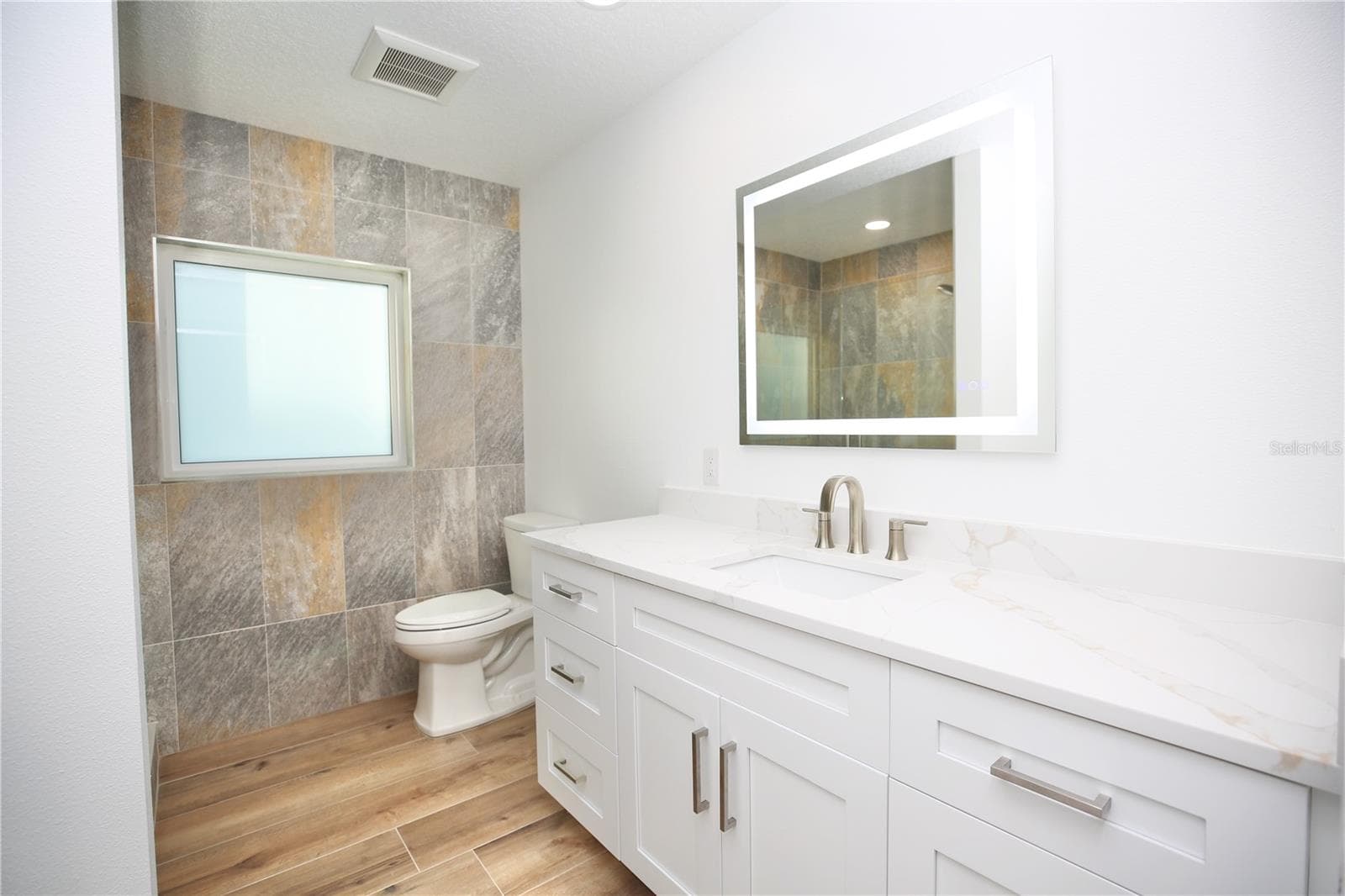 Bathroom 3 - 1646 ROBIN HOOD LN, CLEARWATER