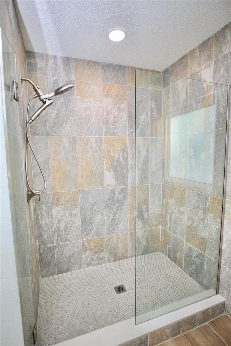 Single Family Residence at 1646 ROBIN HOOD LN, CLEARWATER, photo 35 of 49