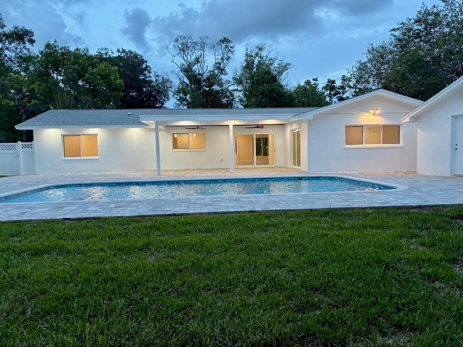Single Family Residence at 1646 ROBIN HOOD LN, CLEARWATER, photo 37 of 49