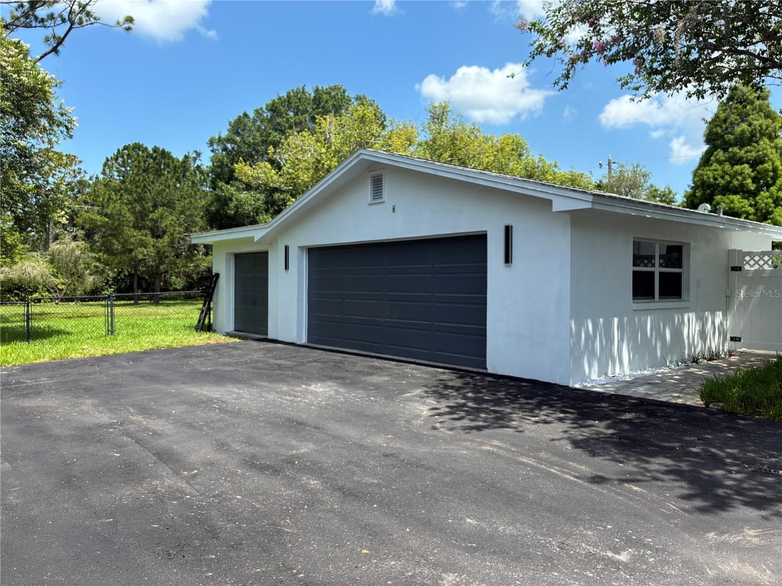 Single Family Residence at 1646 ROBIN HOOD LN, CLEARWATER, photo 43 of 49