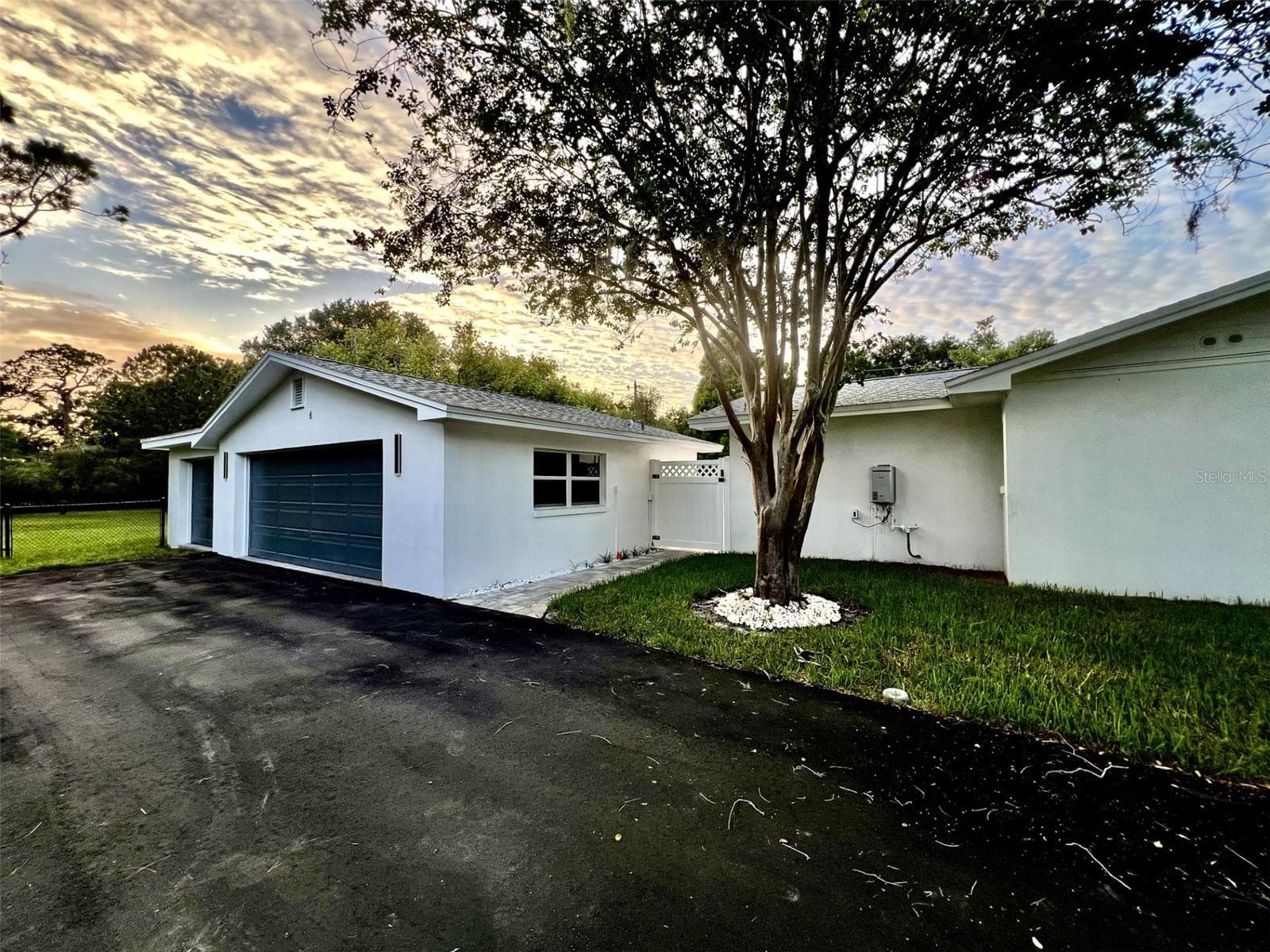 Single Family Residence at 1646 ROBIN HOOD LN, CLEARWATER, photo 44 of 49