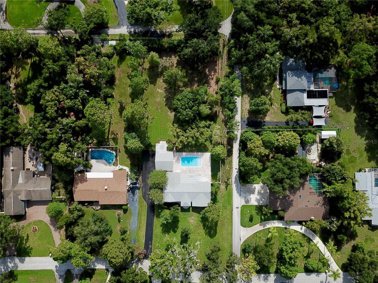 Single Family Residence at 1646 ROBIN HOOD LN, CLEARWATER, photo 45 of 49